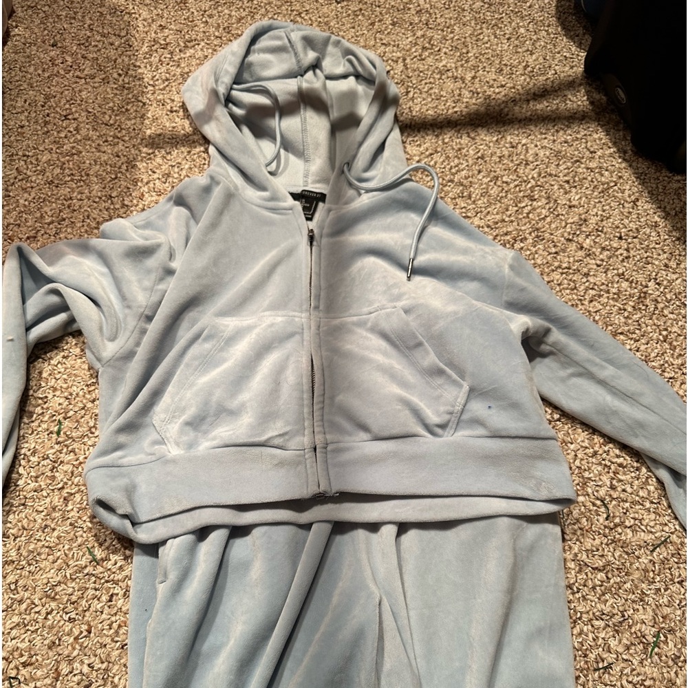 Matching set - Picture 1 of 1